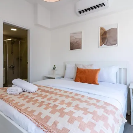 Hermes 2-bedroom In לרנקה