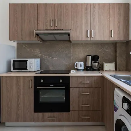 Hermes 2-bedroom In לרנקה
