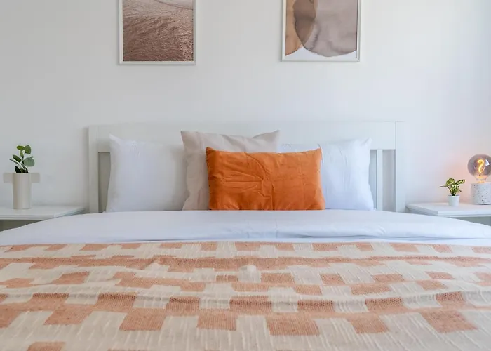 アパート Hermes 2-bedroom In ラルナカ