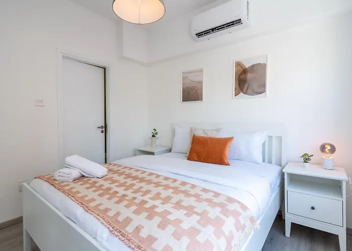 アパート Hermes 2-bedroom In ラルナカ