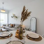 Hermes 2-bedroom In Apartament *